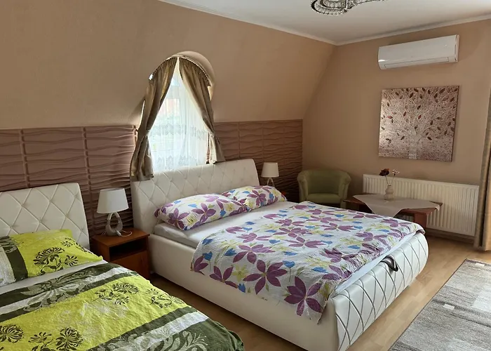 Ubytování v soukromí Sarga-kek Haz Vonyarcvashegy